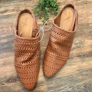 Brand new! Universal Thread Mules. Size 11